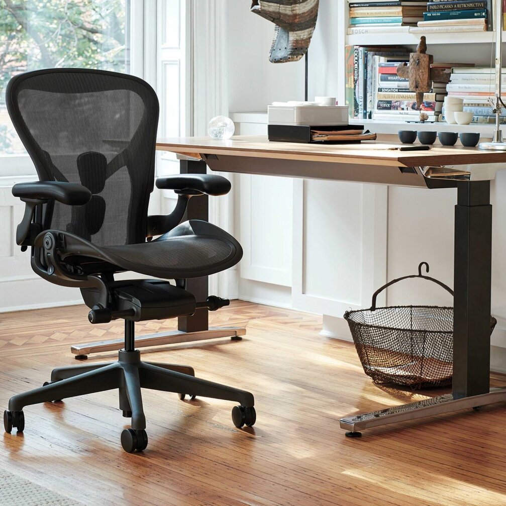 Herman Miller Aeron graphite B