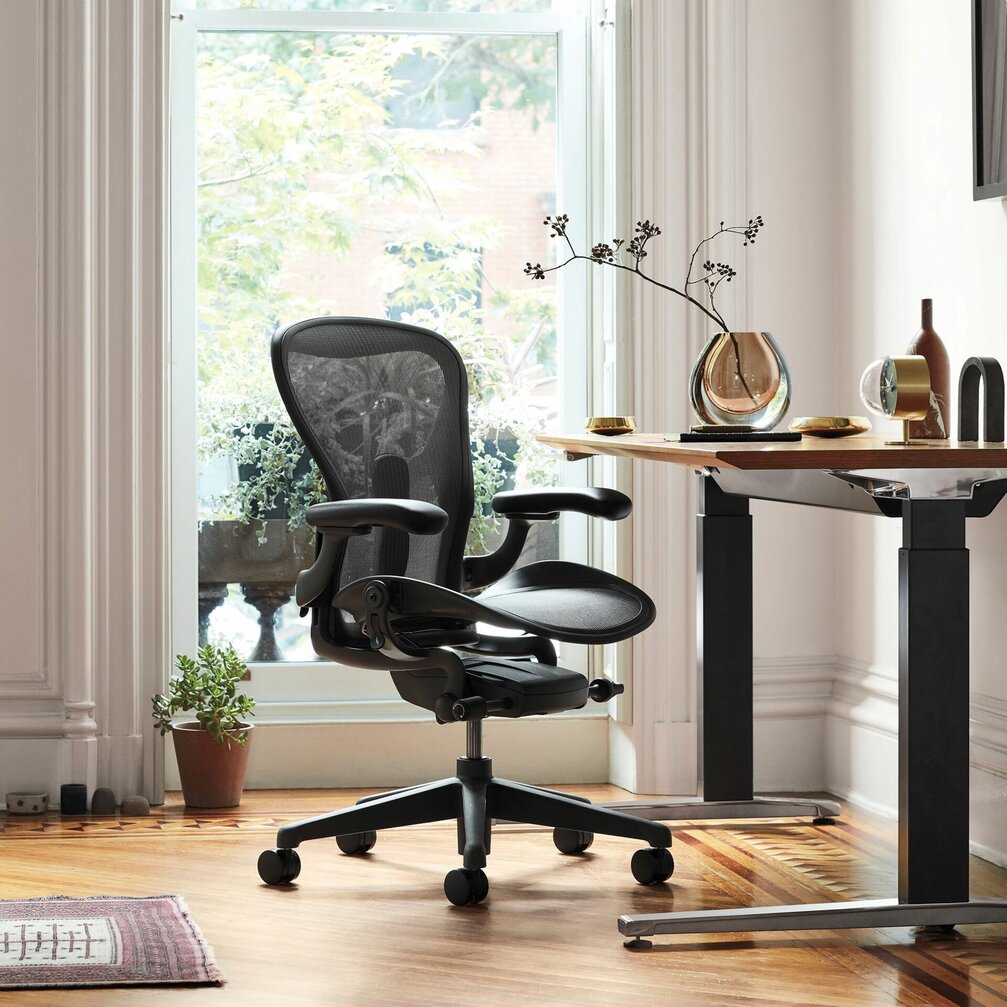 Herman Miller Aeron graphite C