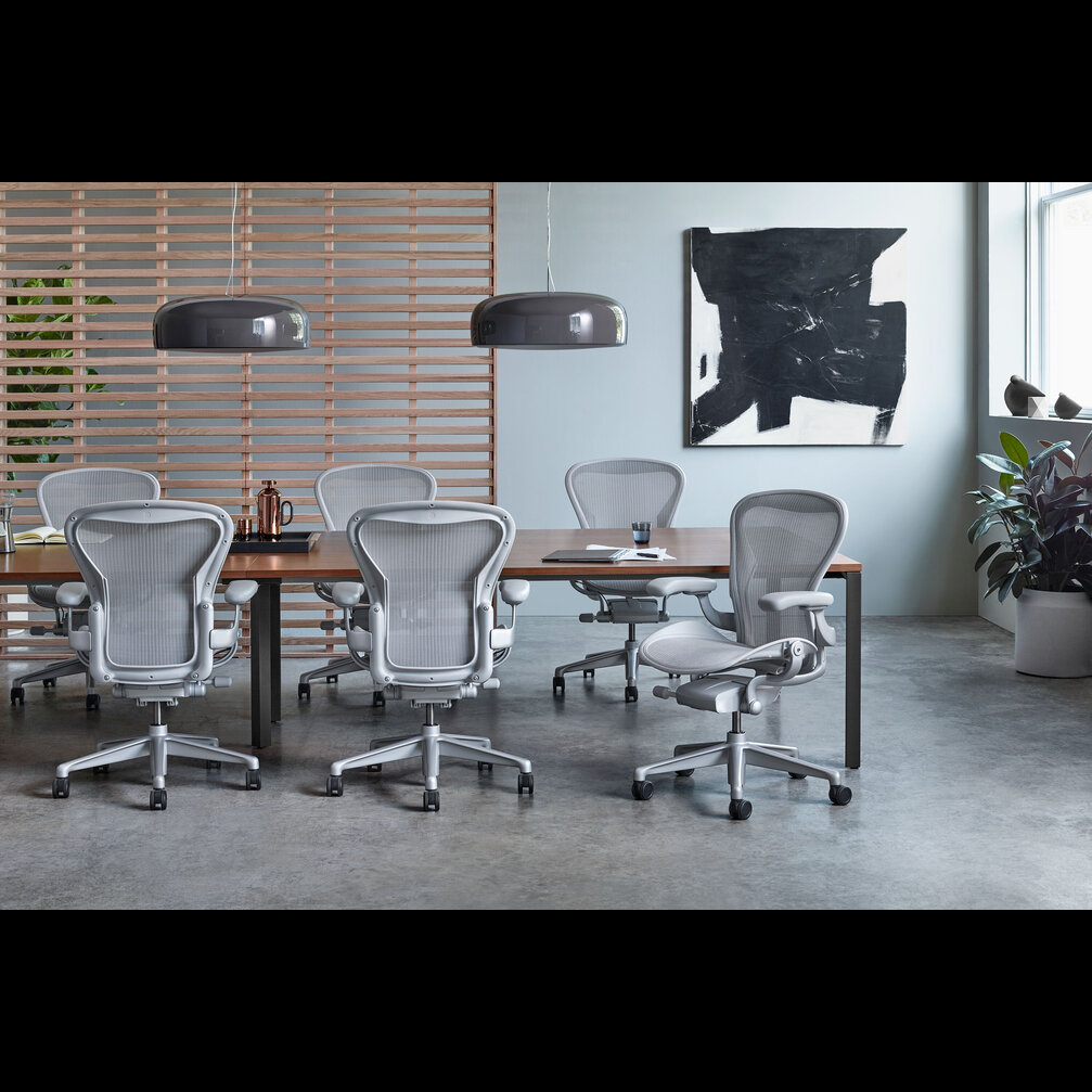 Herman Miller Aeron mineral C