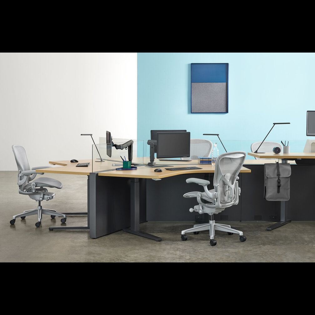 Herman Miller Aeron mineral C