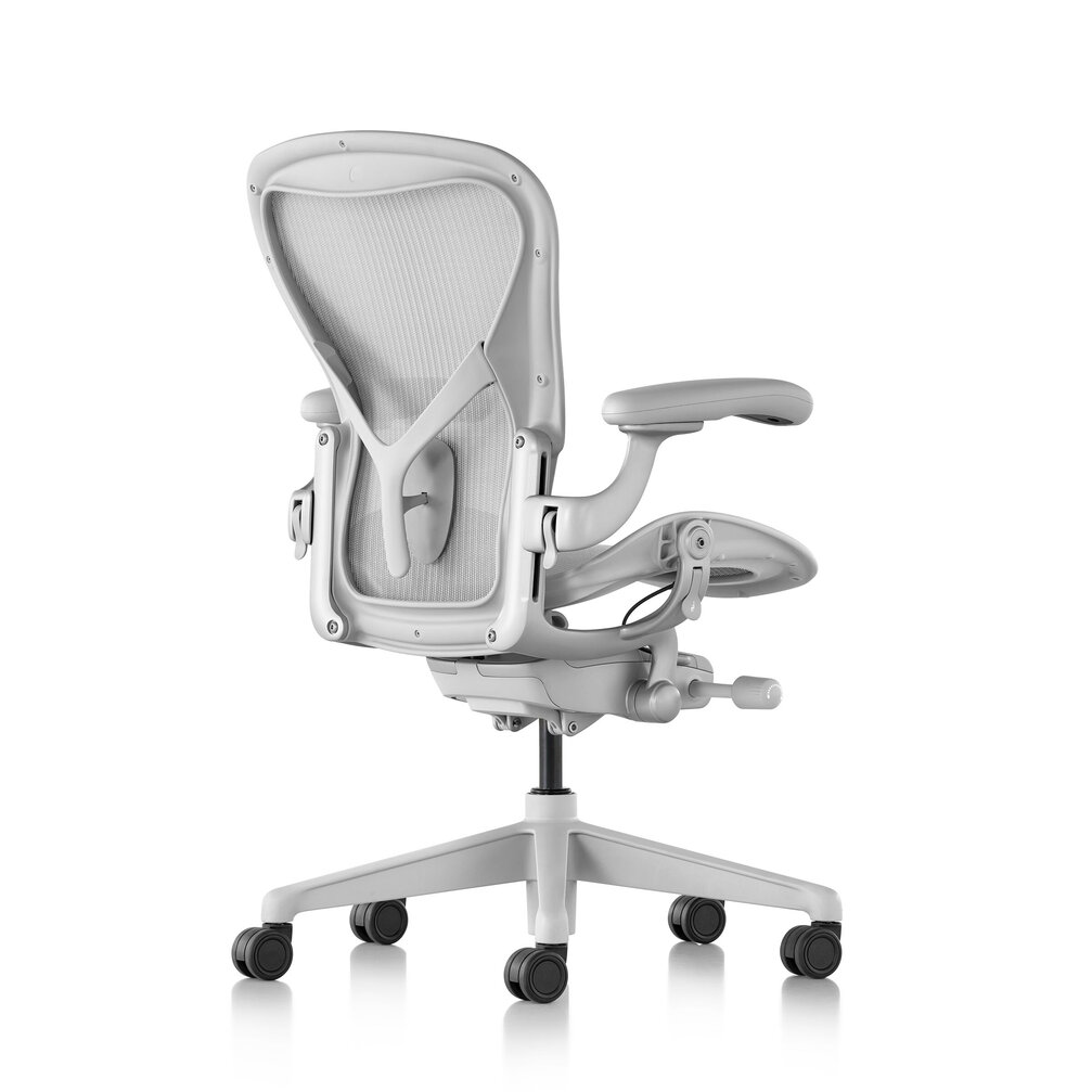 Herman Miller Aeron mineral C