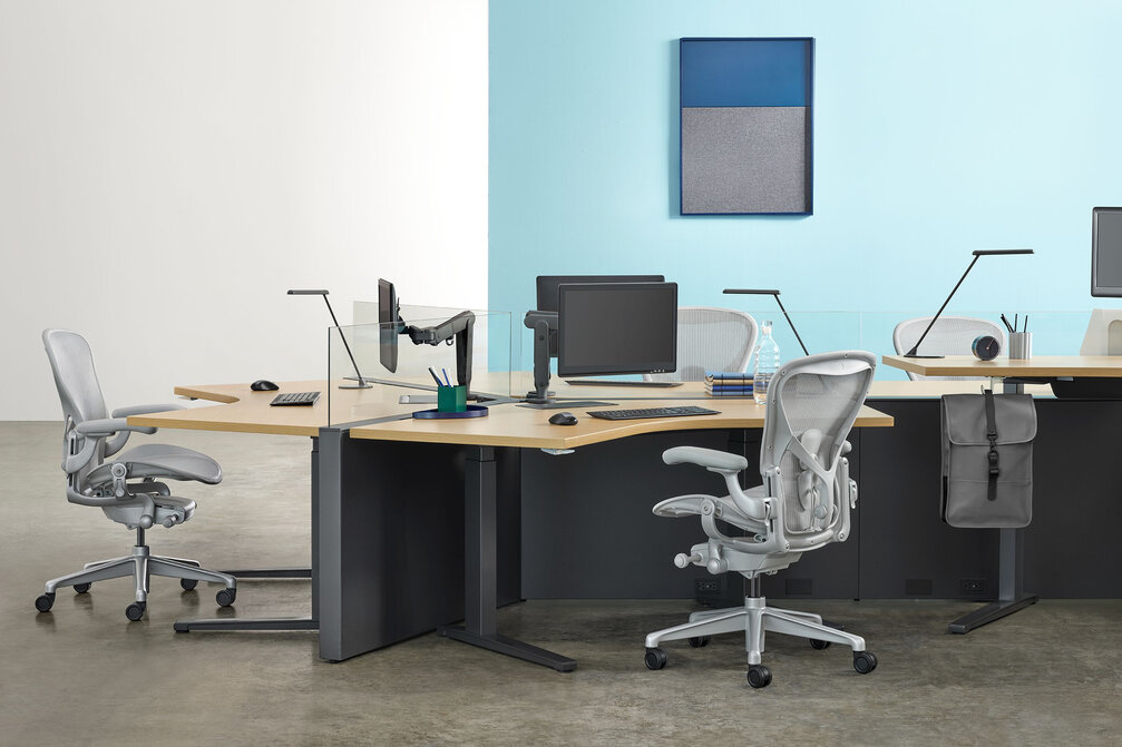 Herman Miller Aeron mineral C