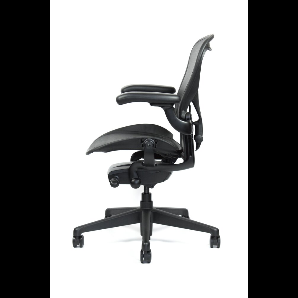 Herman Miller Aeron velikost C black edition