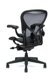 Herman Miller Aeron velikost C black edition